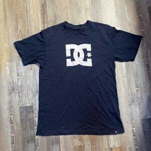 SOLD - DC skate shoes t-shirt tee baggy